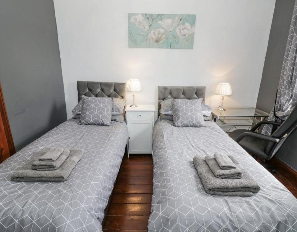 Lovely Comfortable 3 Bed Home, วุร์สเตอร์ ภายนอก รูปภาพ