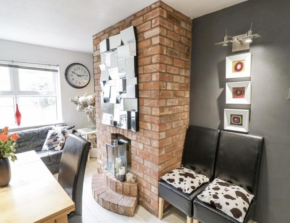 Lovely Comfortable 3 Bed Home, วุร์สเตอร์ ภายนอก รูปภาพ